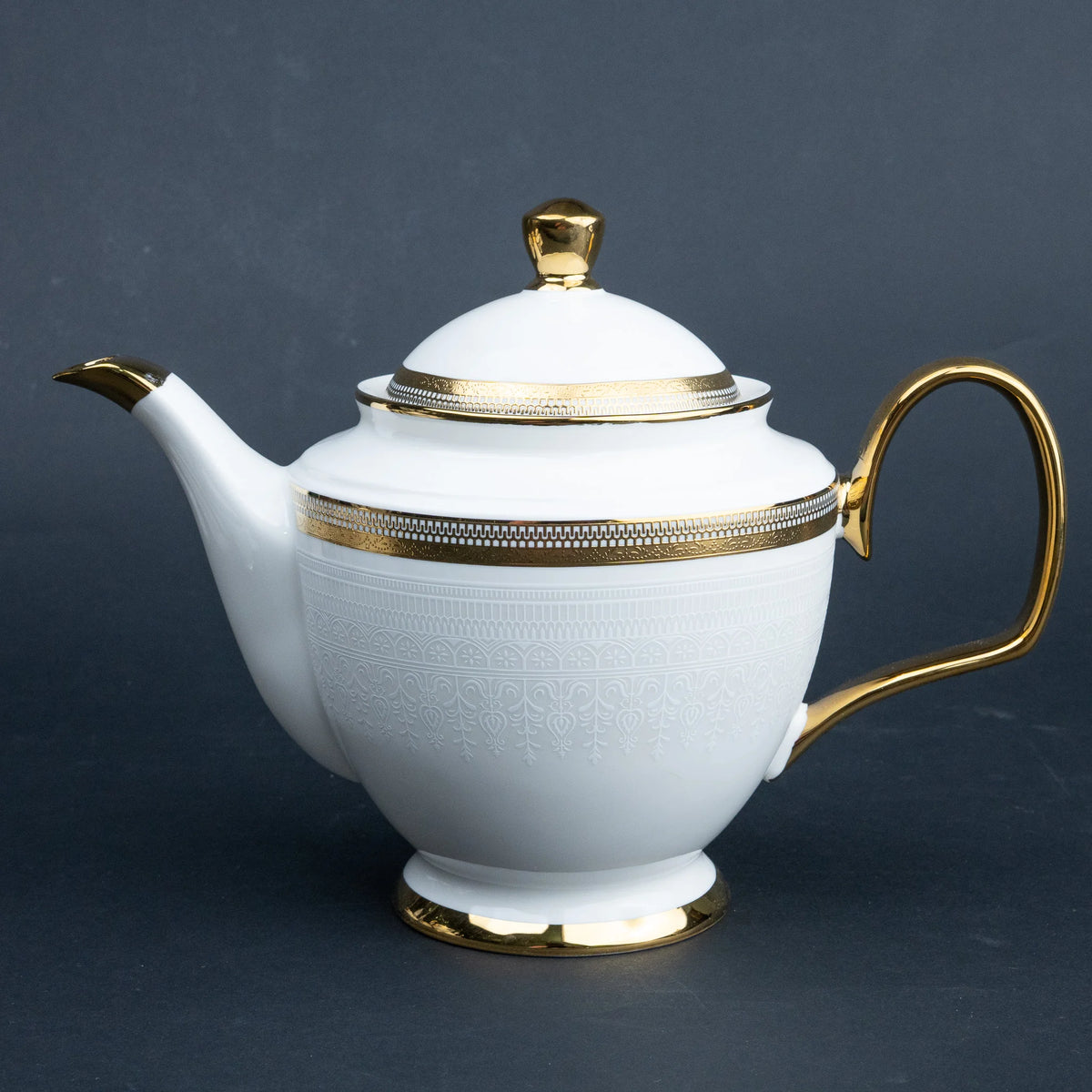 Ghar Art Heritage White 15-Piece Tea Set with Teapot, 6 Cups, 6 Saucers, Sugar Bowl and Creamer | White Ceramic with Gold Detailing and Luxury Presentation Case | Diwali Gift