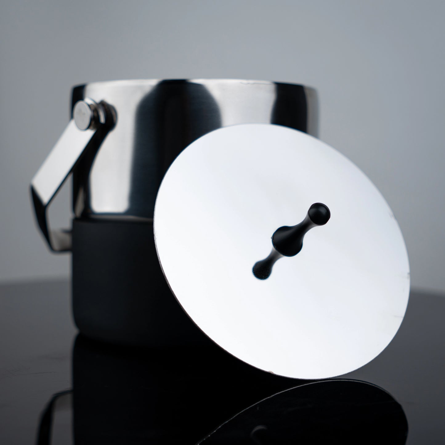 Two-Tone Modern Ice Bucket