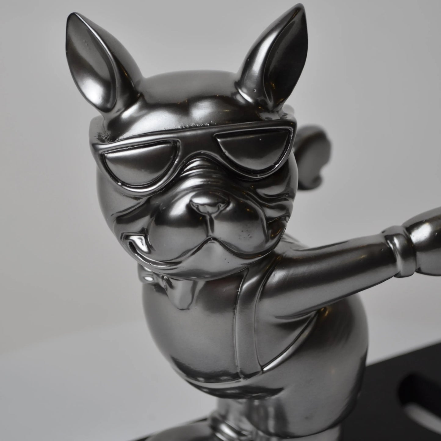 chrome silver bulldog wine holder