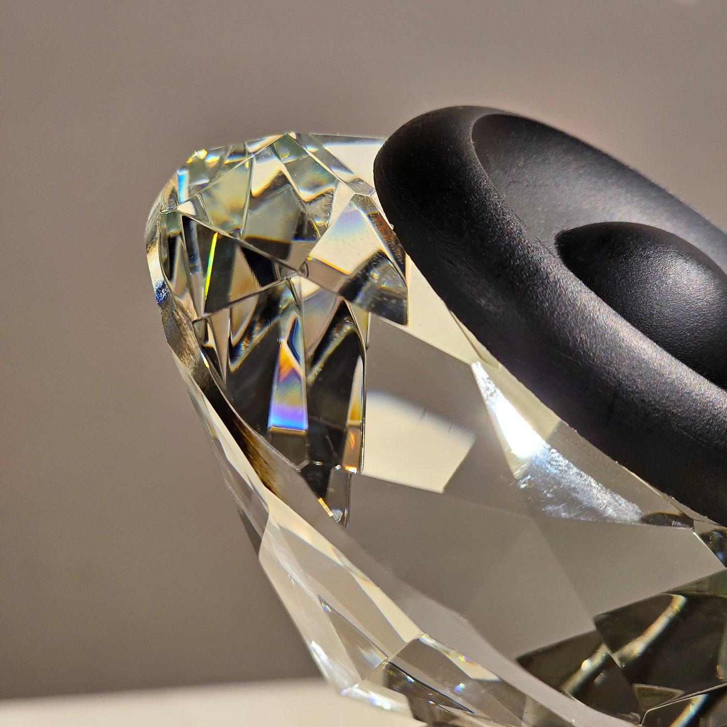 Crystal Pulse Modern Accent