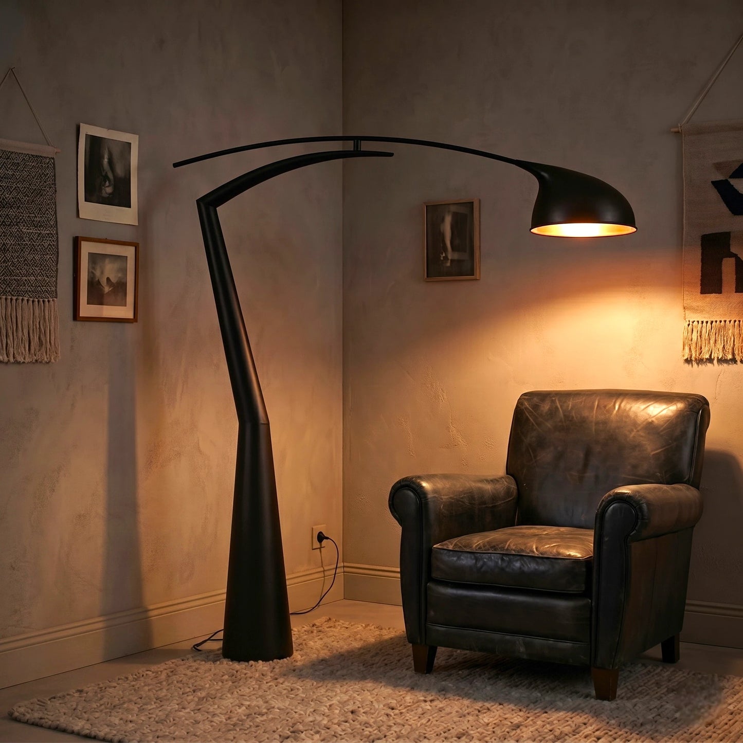Curva Black Lamp - Modern Sophistication