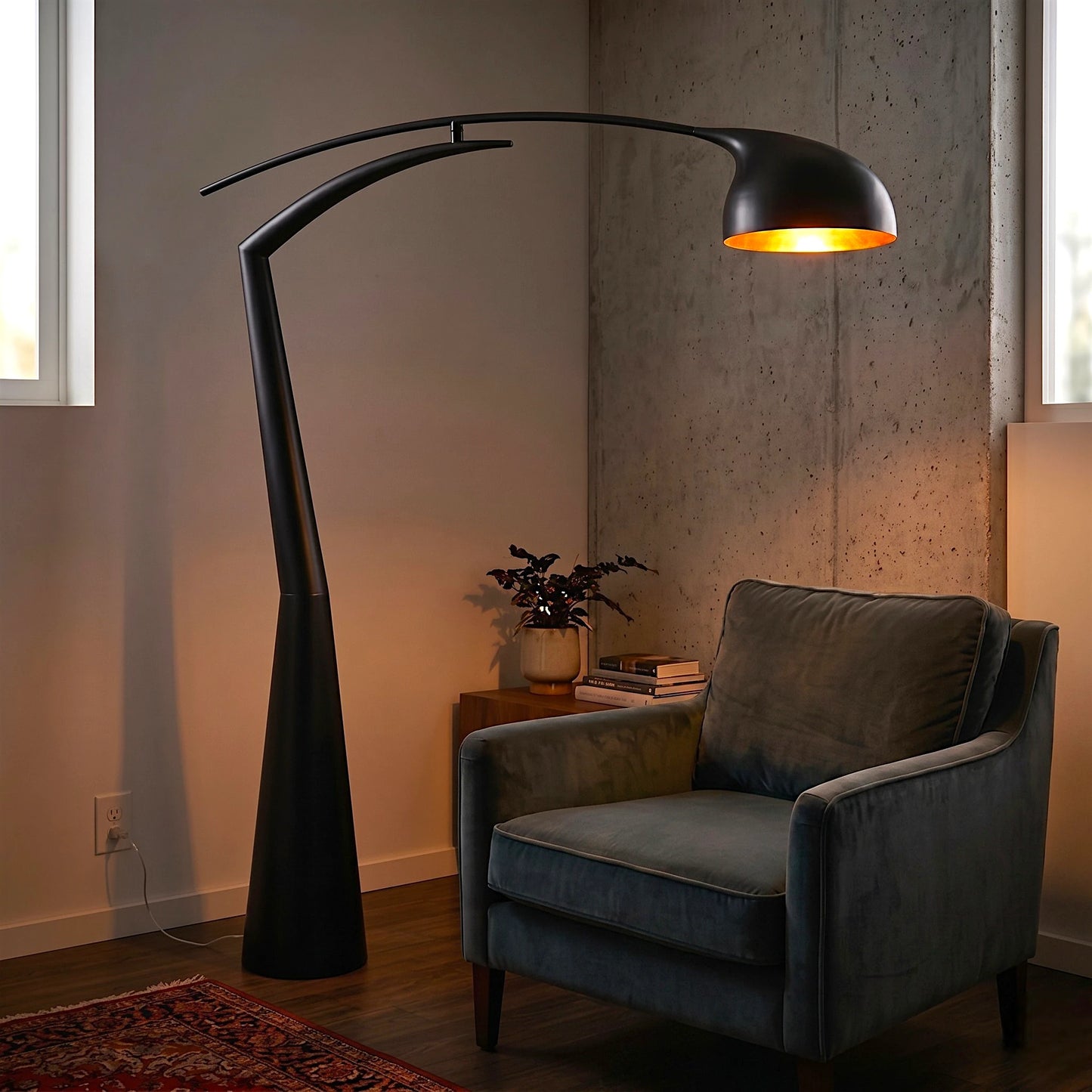 Curva Black Lamp - Modern Sophistication