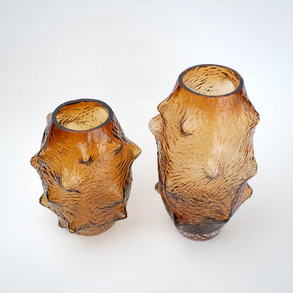Amber hammered vase pair, side-by-side