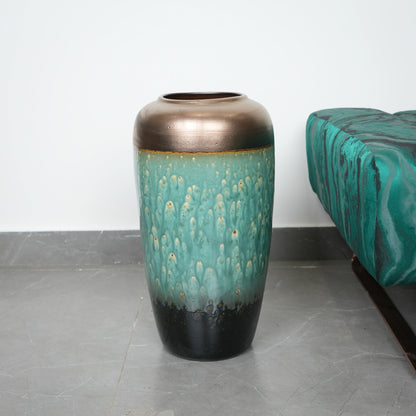 Teal gold vase, side angle, malachite bench