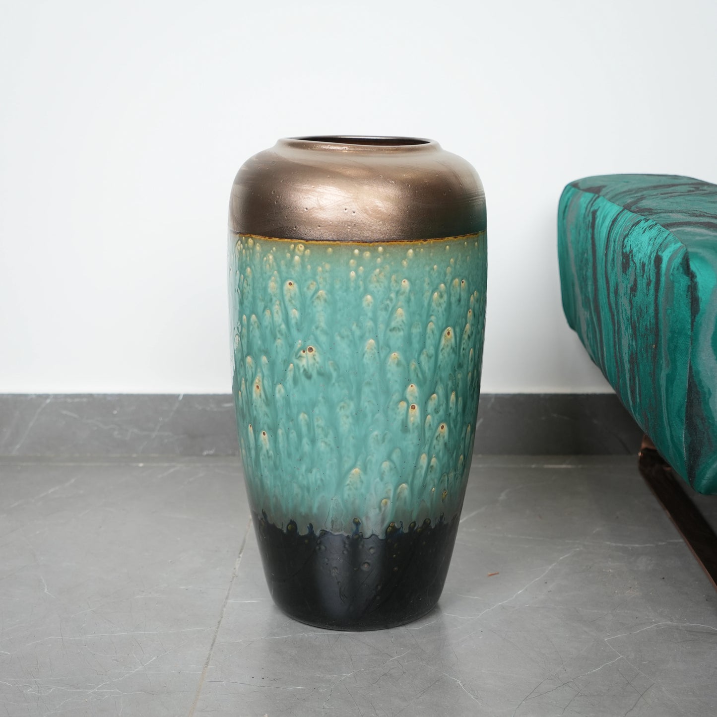 Teal gold vase front view, bronze collar