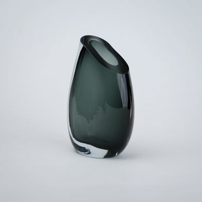 Emerald Curve smoke vase side-angle on white