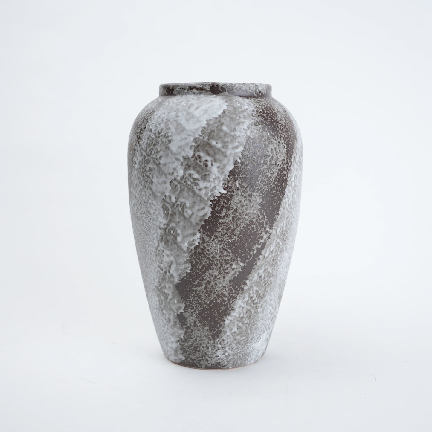 Compact mineral glaze vase, front shot