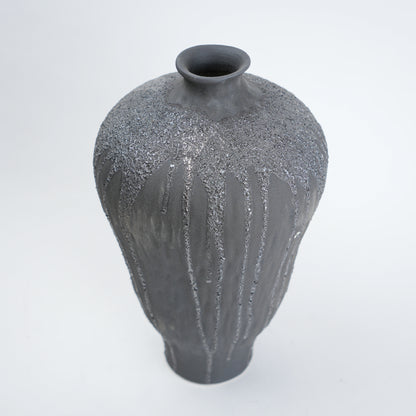 Charcoal drip vase, 3/4 angle on white