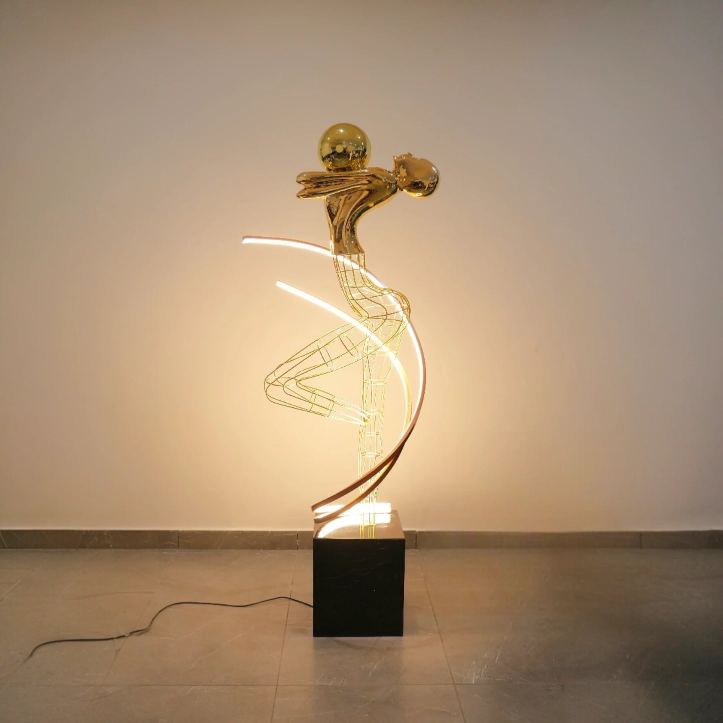 Sculptural Wireframe Floor Lamp