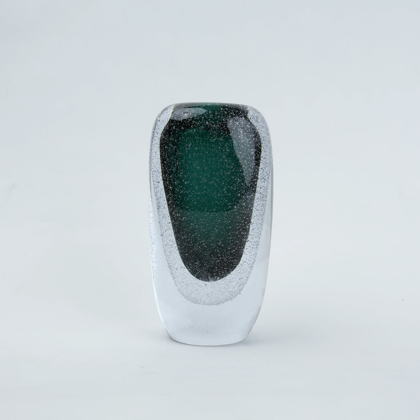 Green vase, compact emerald, centered front
