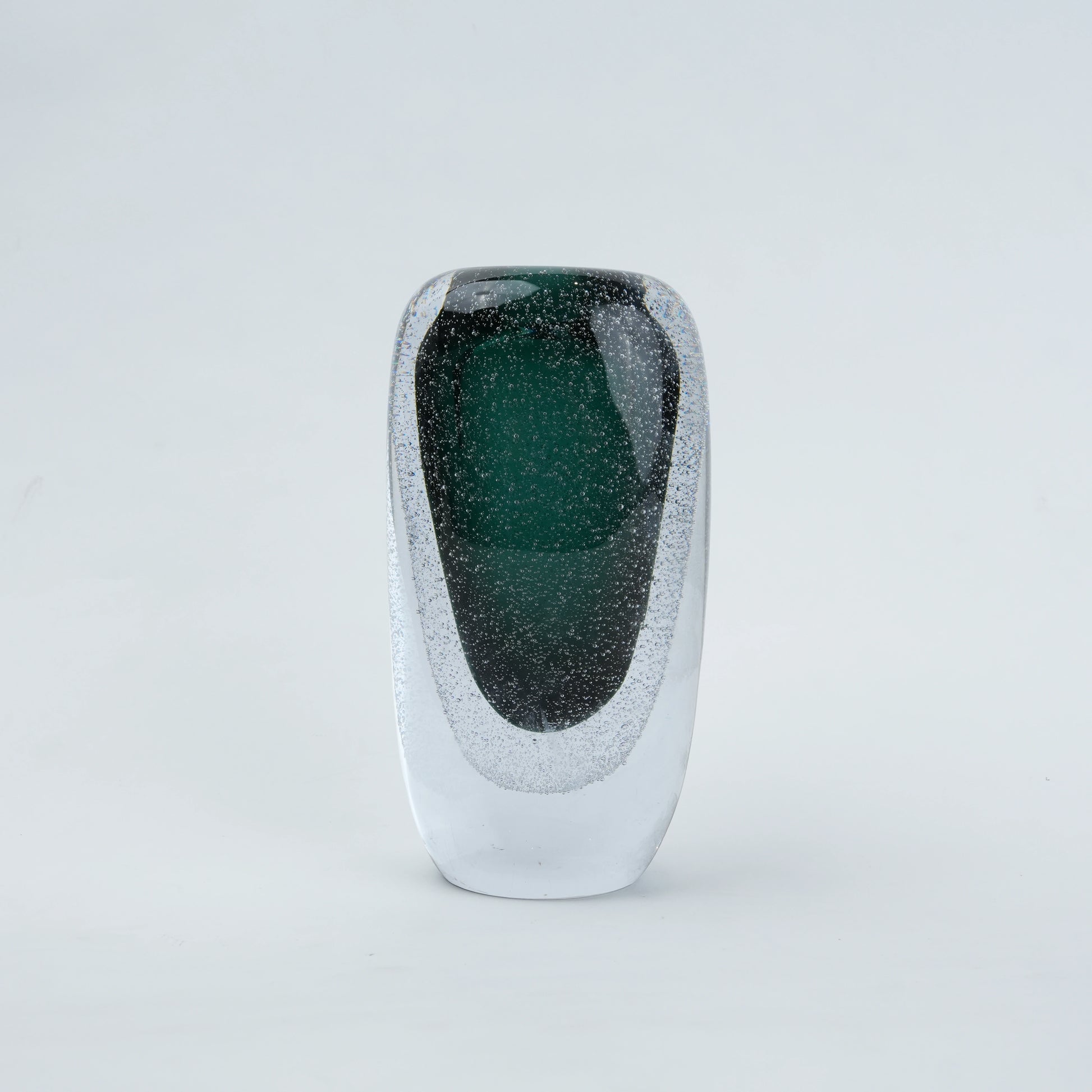 Green vase, compact emerald, centered front