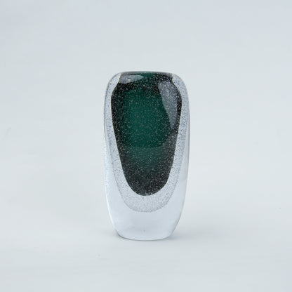 Green vase, compact emerald, centered front