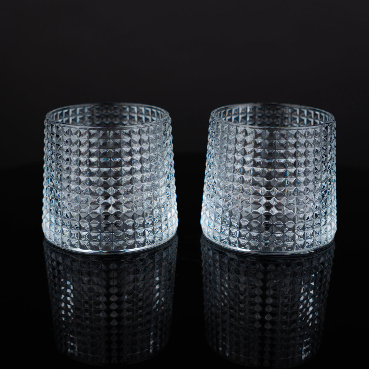 High-end whiskey tumblers styled for upscale gatherings, sophisticated barware collections, and contemporary homes