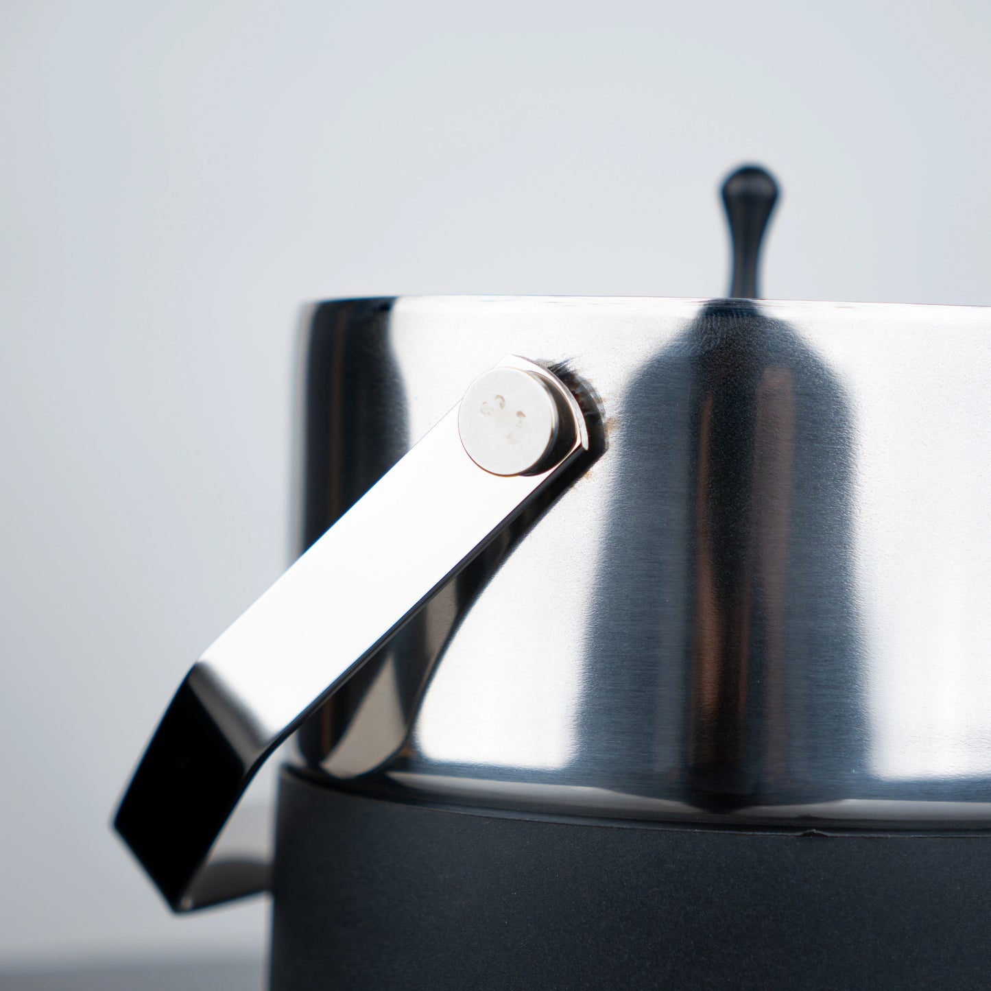 Two-Tone Modern Ice Bucket