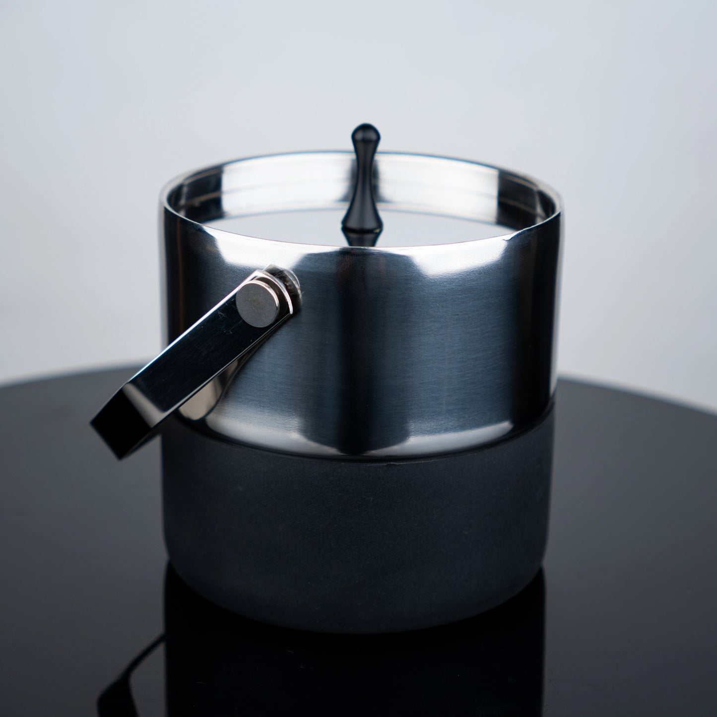 Two-Tone Modern Ice Bucket