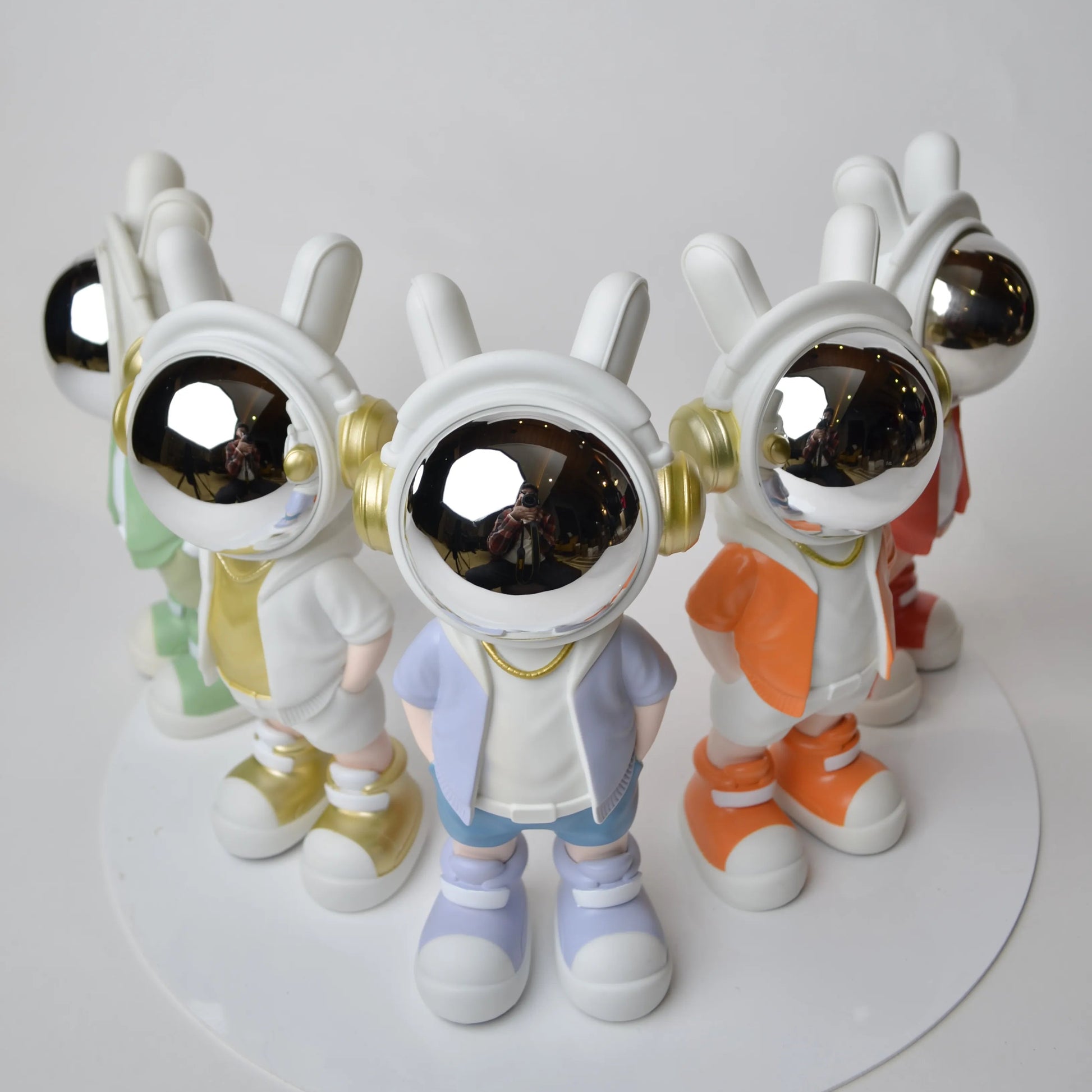 Cosmic Gold Voyager astronaut figurine with gold visor and white outfit