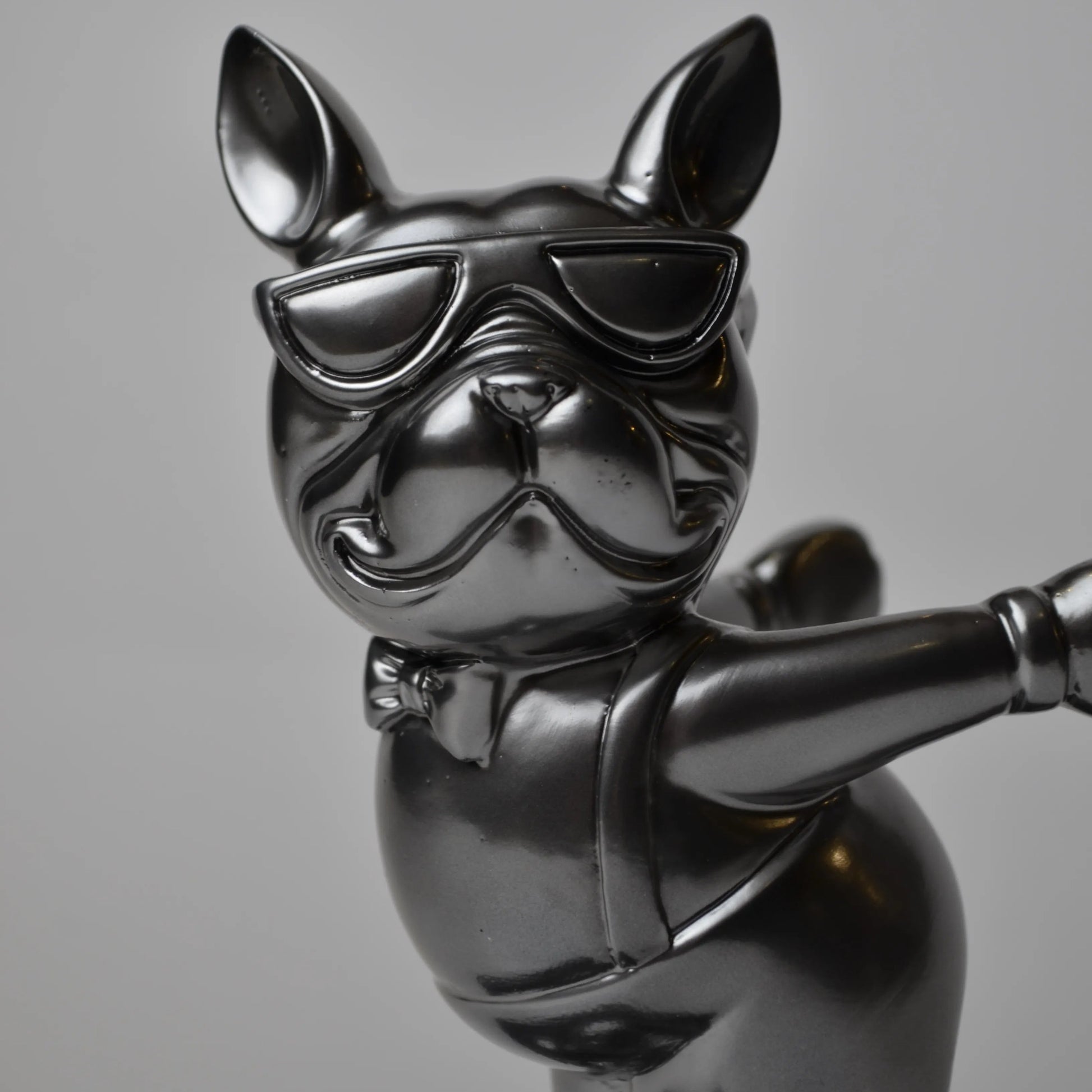 chrome silver bulldog wine holder