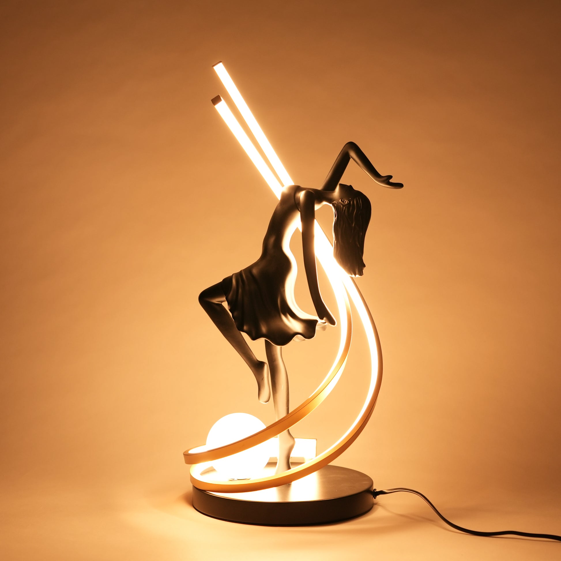 Matte black liberty sculpture lamp with warm LED arc modern decorative table lighting for home decor