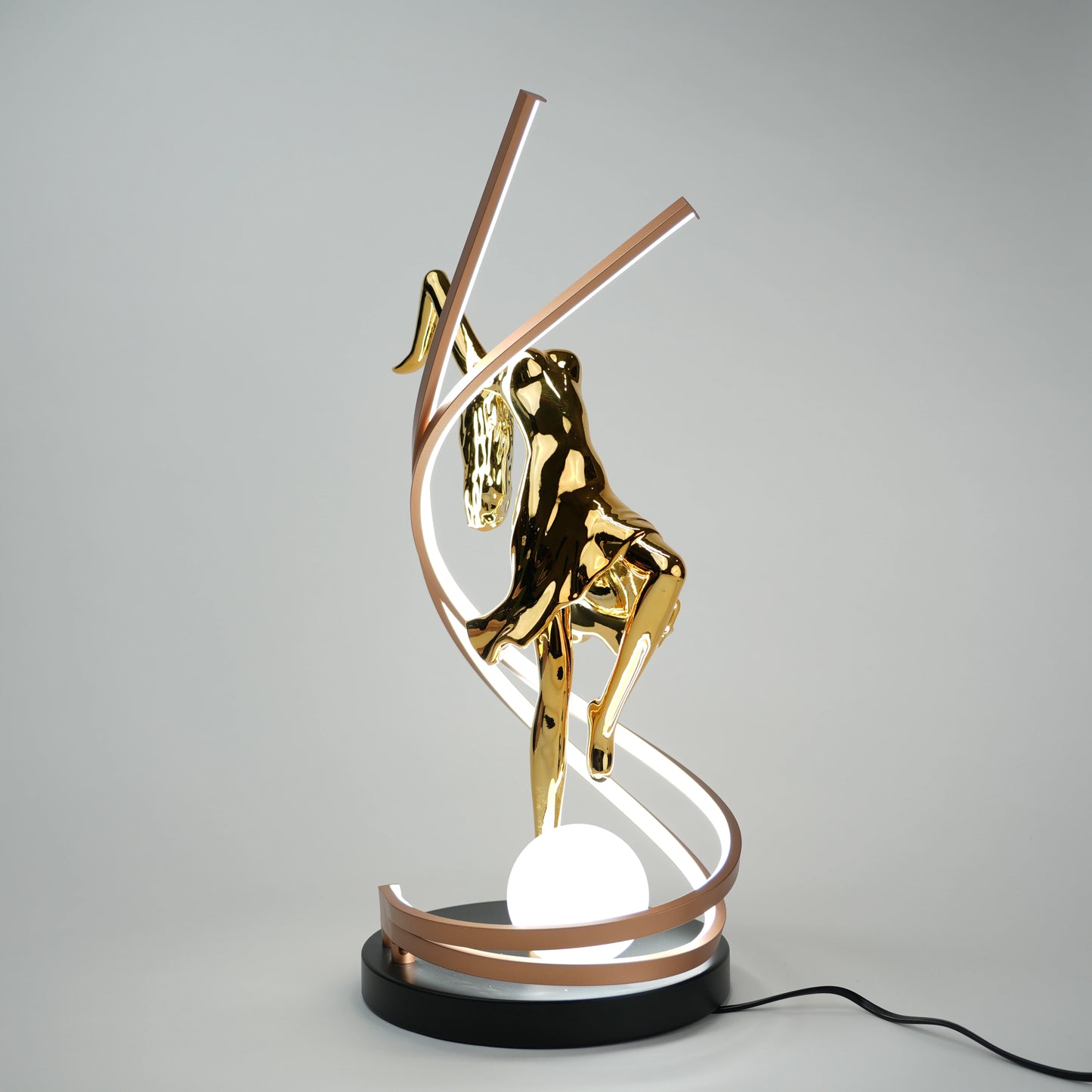 Gold female form sculpture lamp with LED arc modern luxury decorative table lighting for home decor
