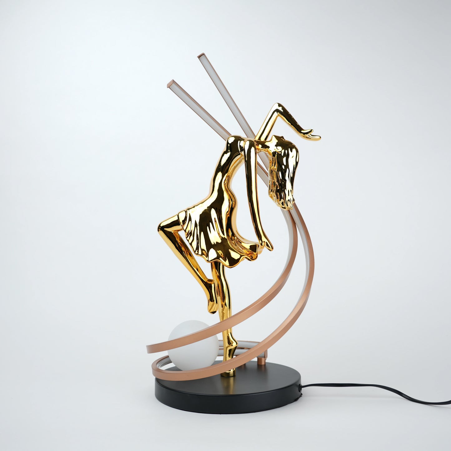 Gold female form sculpture lamp with LED arc modern luxury decorative table lighting for home decor