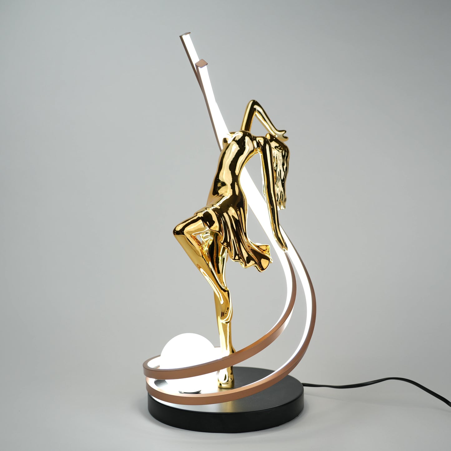 Gold female form sculpture lamp with LED arc modern luxury decorative table lighting for home decor
