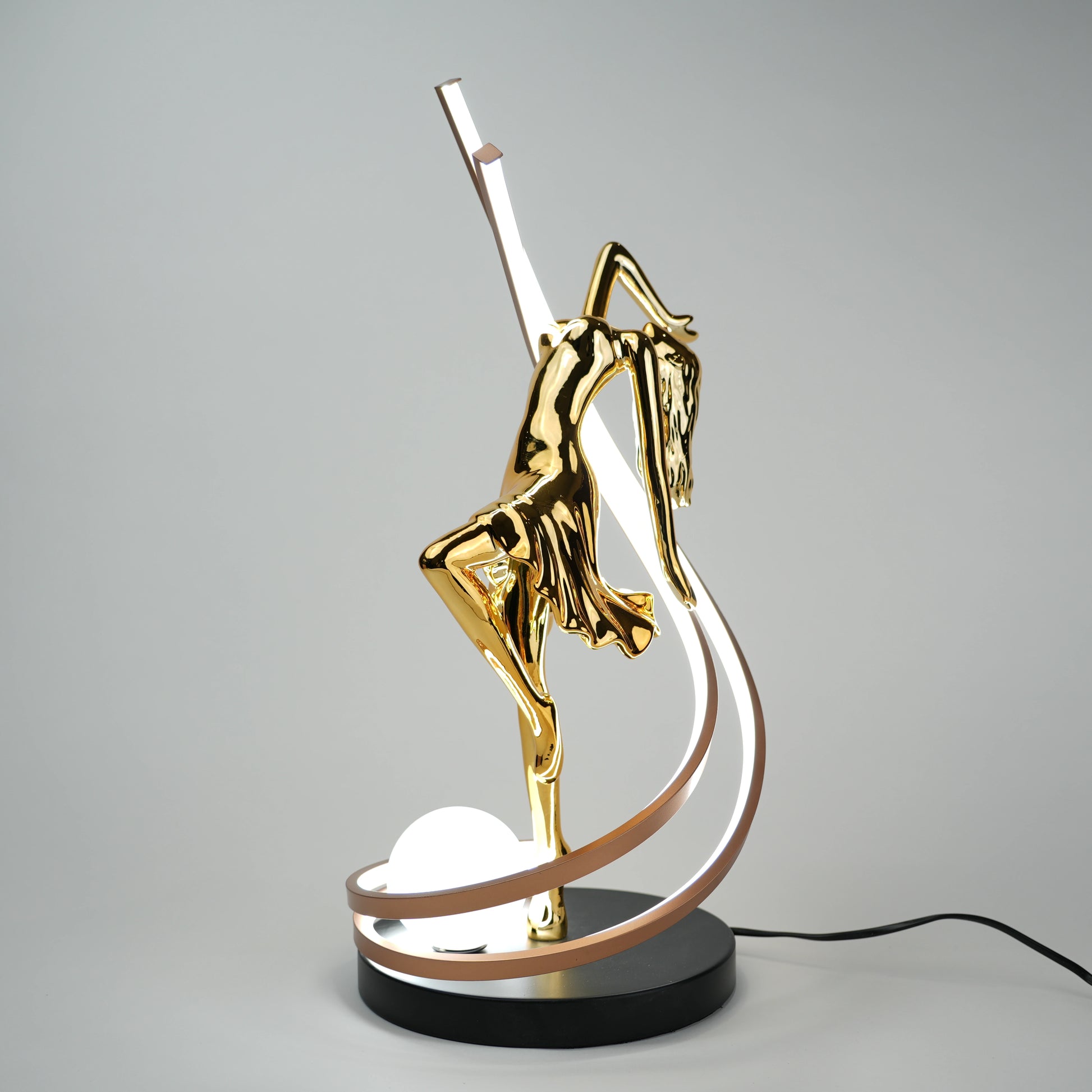 Gold female form sculpture lamp with LED arc modern luxury decorative table lighting for home decor