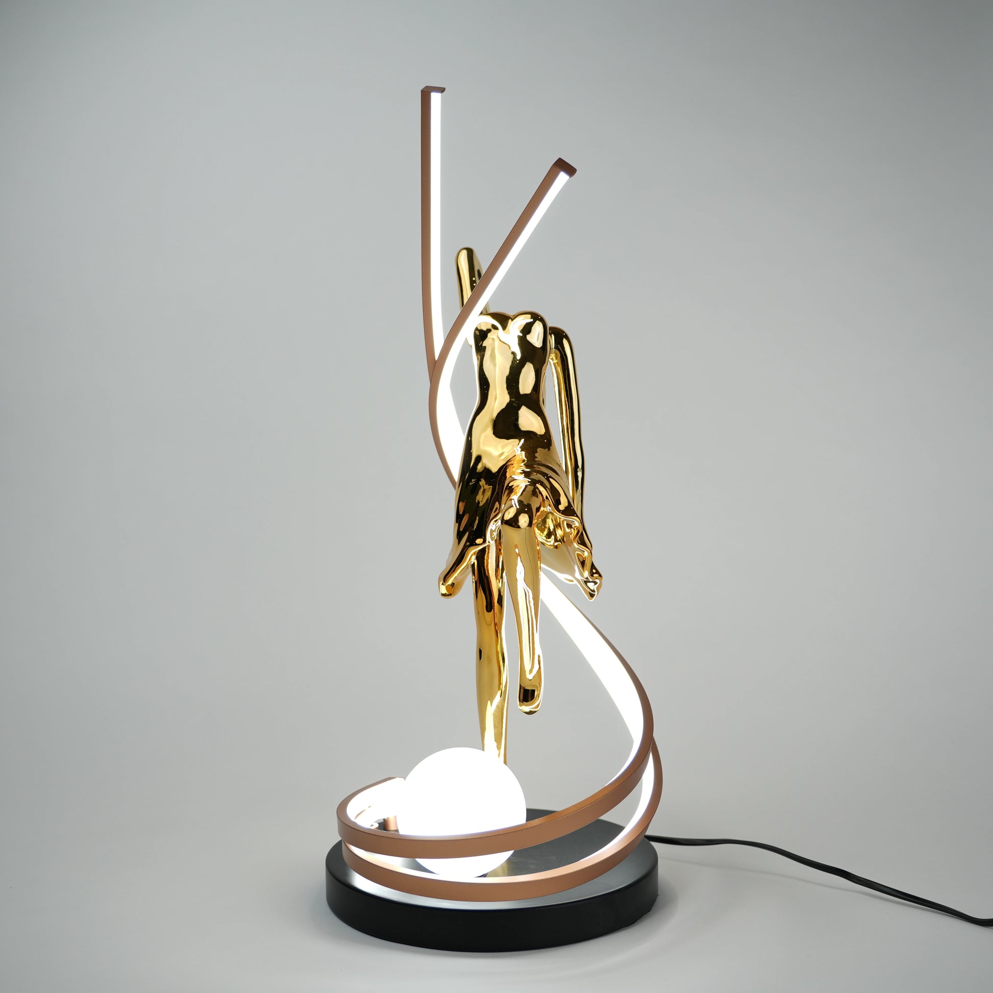 Gold female form sculpture lamp with LED arc modern luxury decorative table lighting for home decor