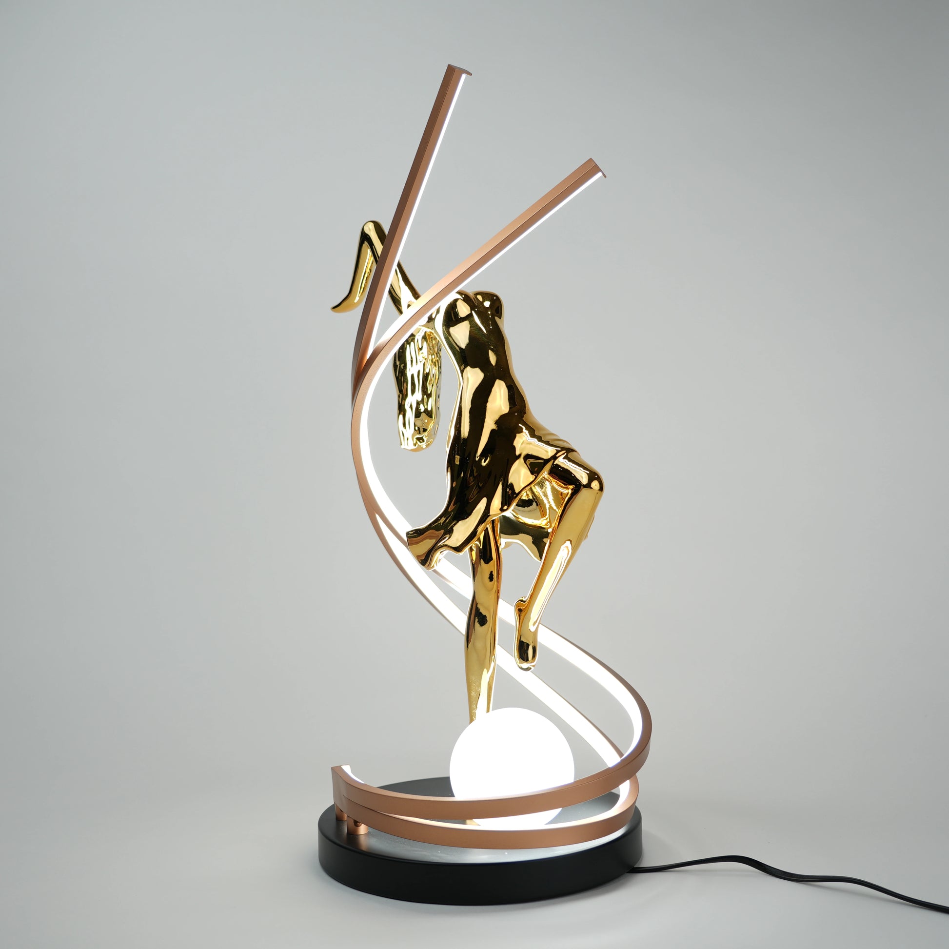 Gold female form sculpture lamp with LED arc modern luxury decorative table lighting for home decor