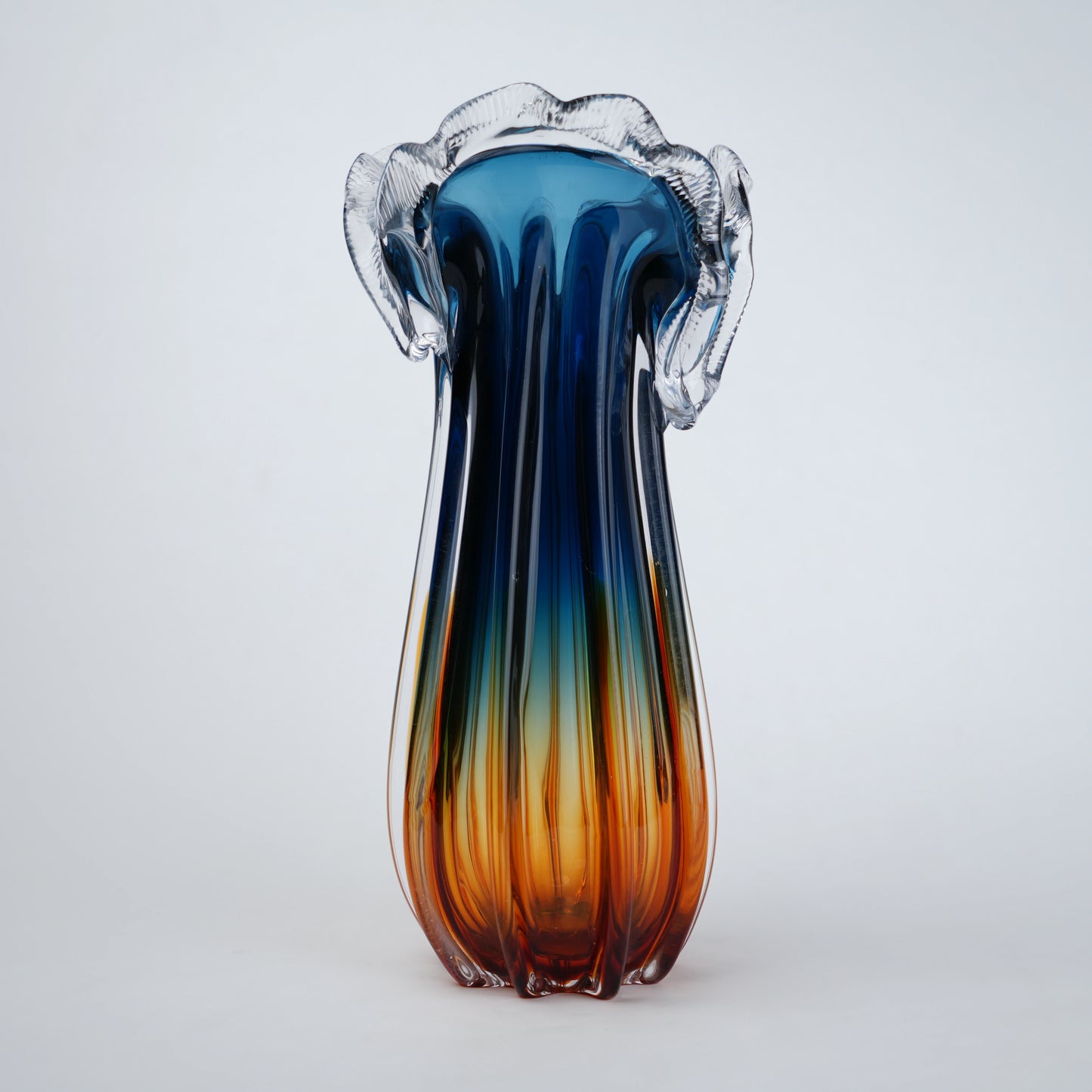 Aurora Drift vase rear w/ wave-like rim