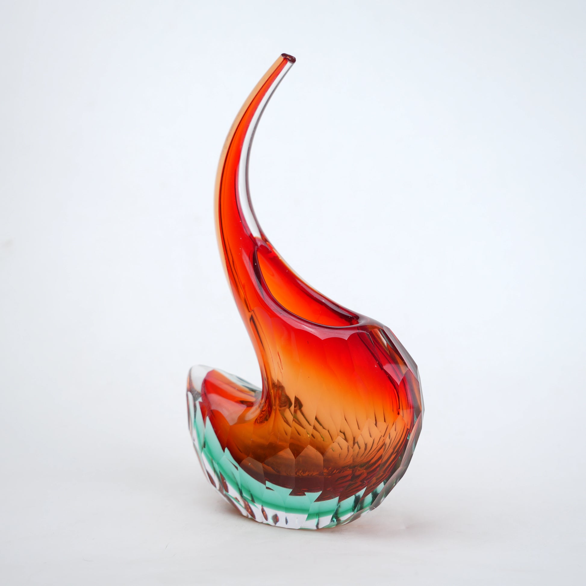 Curved gradient glass vase with side opening modern decor design