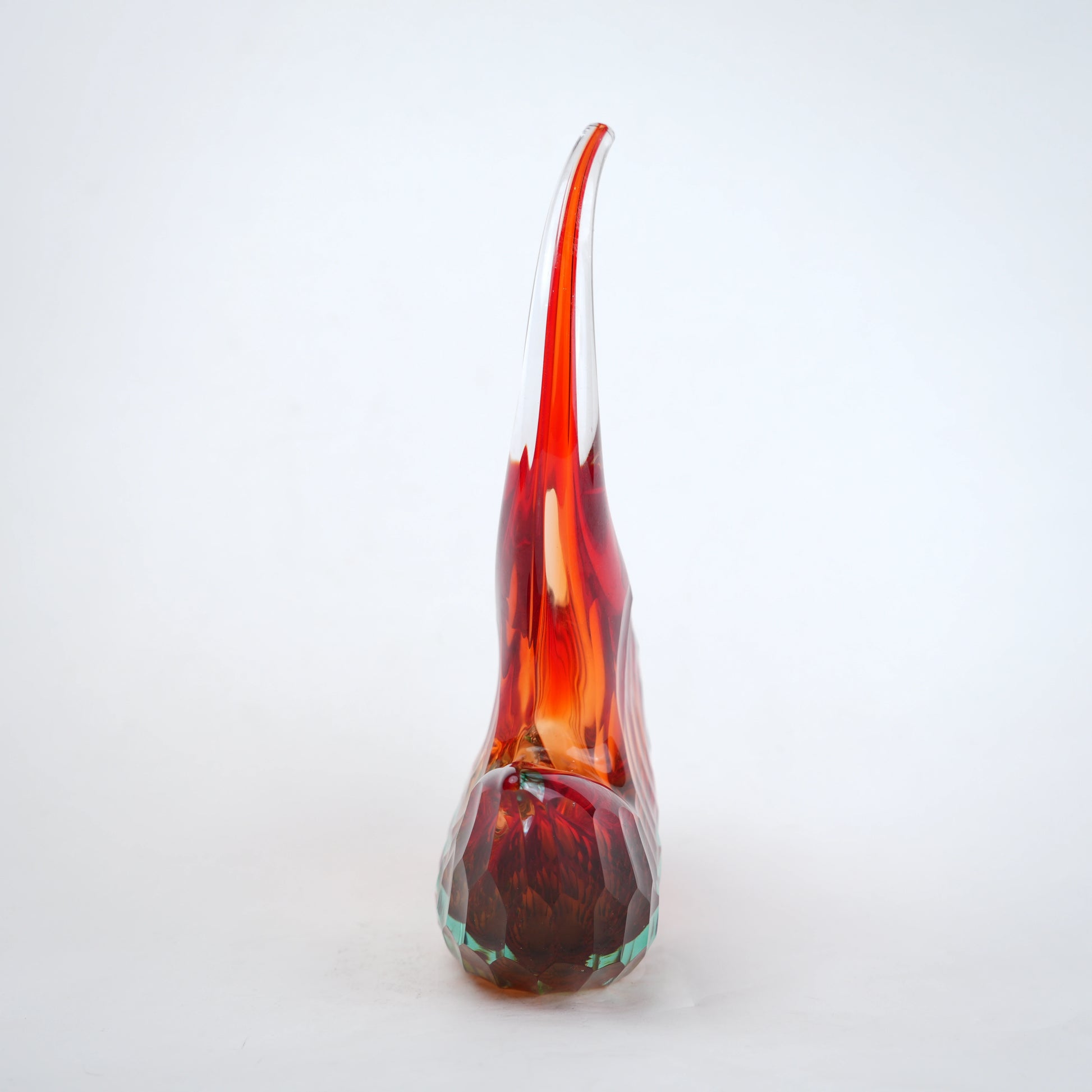 Curved gradient glass vase with side opening modern decor design