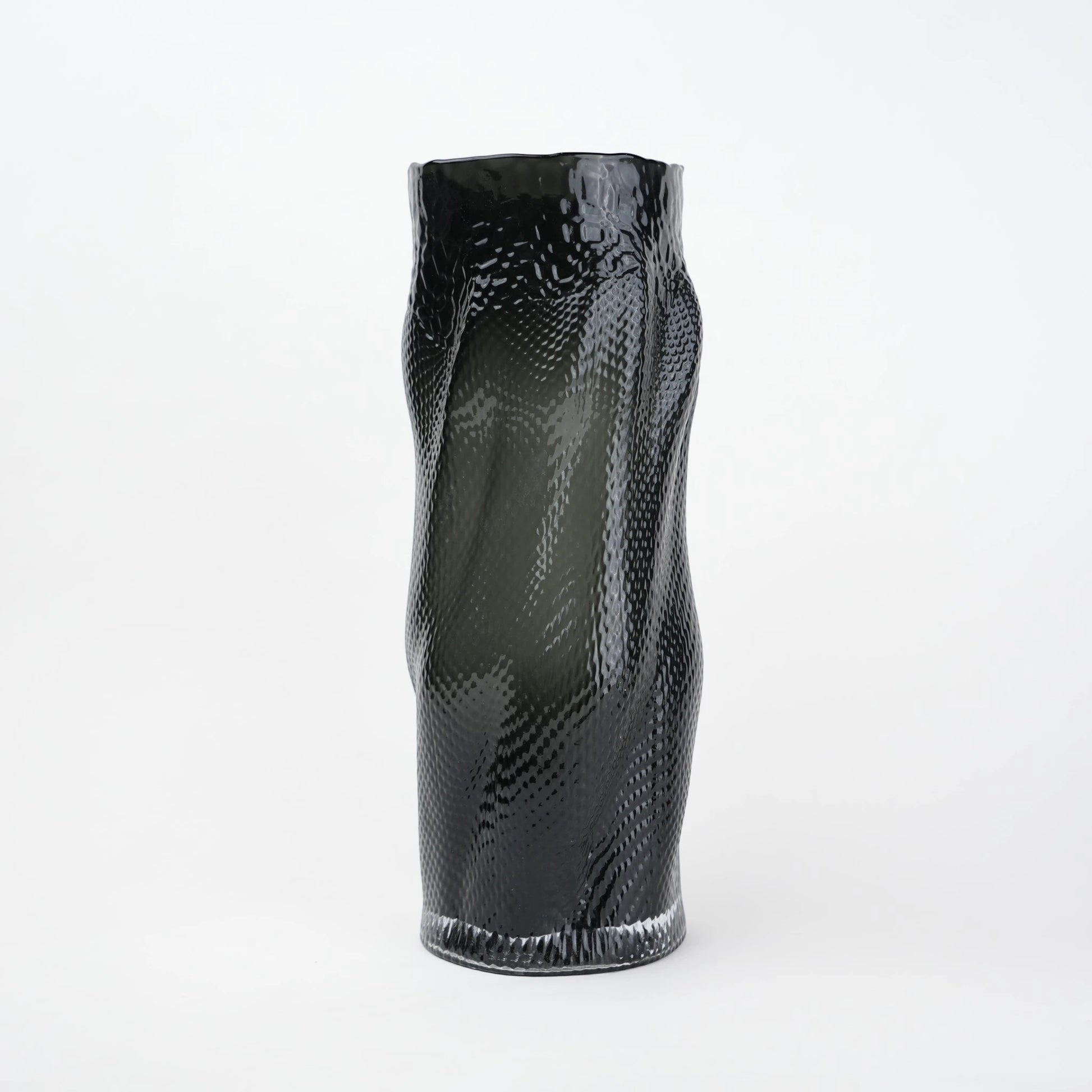 Smoke textured flow vase honeycomb front shot