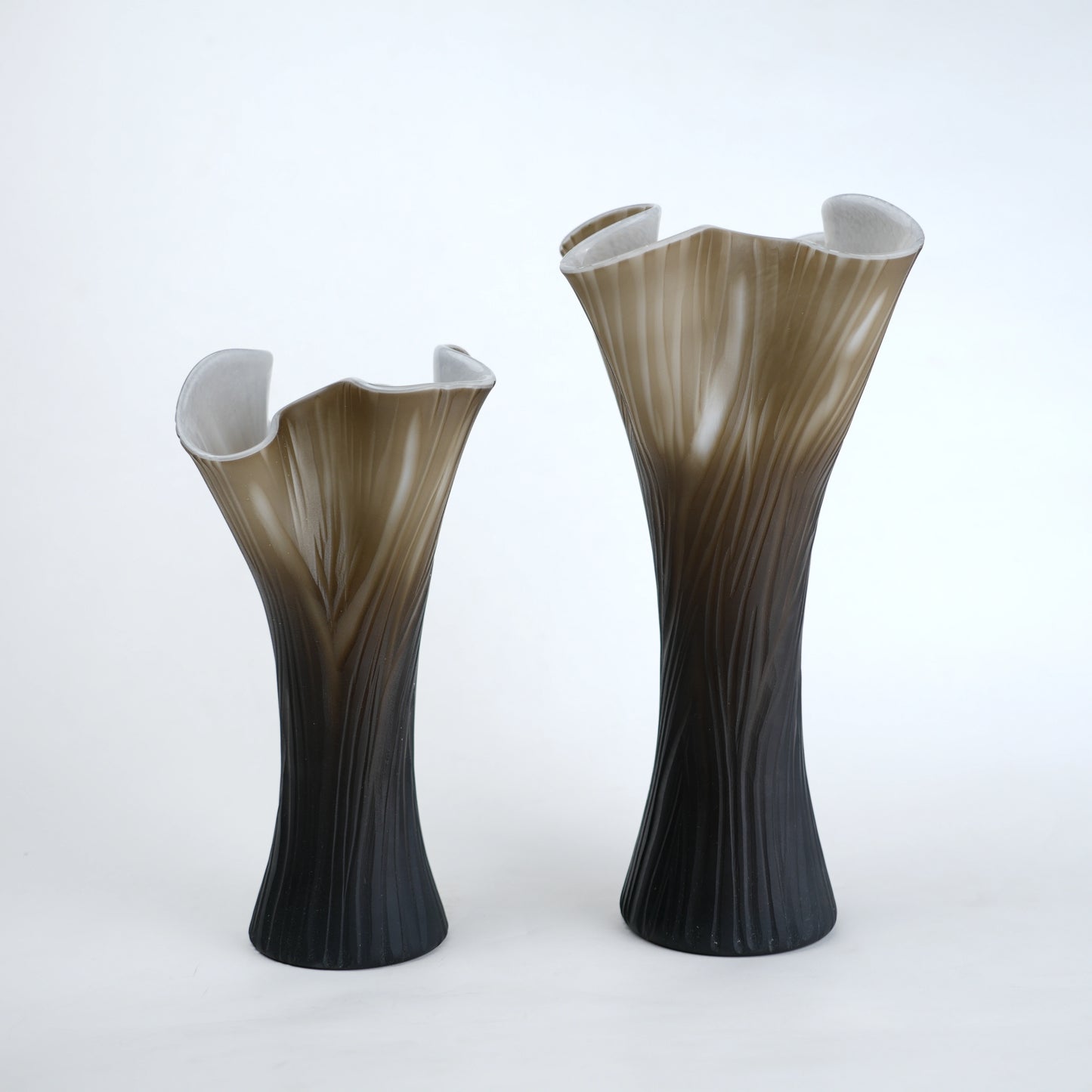 Textured glass decorative vase with ribbed design and ivory edge in two sizes