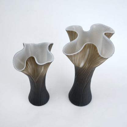 Textured glass decorative vase with ribbed design and ivory edge in two sizes