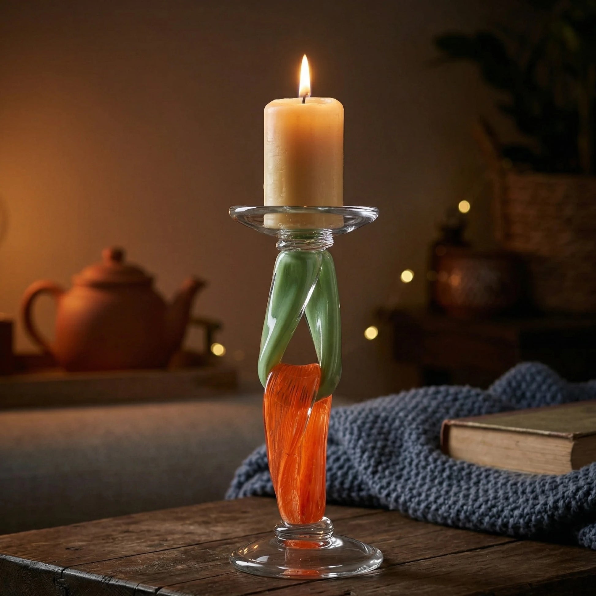 Lumi holder lit w/ teapot, bokeh lights