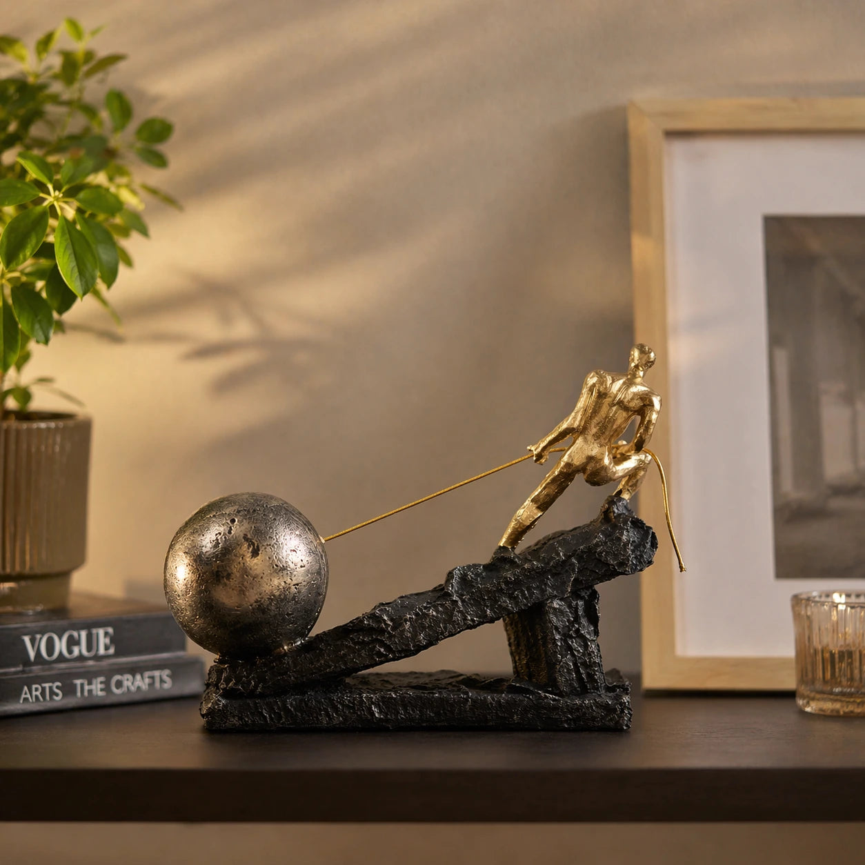Titan Momentum black, bronze orb, Vogue