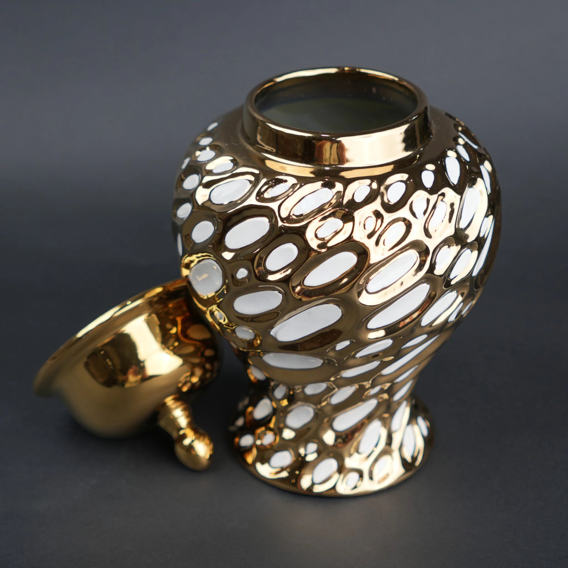 Gold ceramic decorative jar with organic pattern and lid in small and large sizes