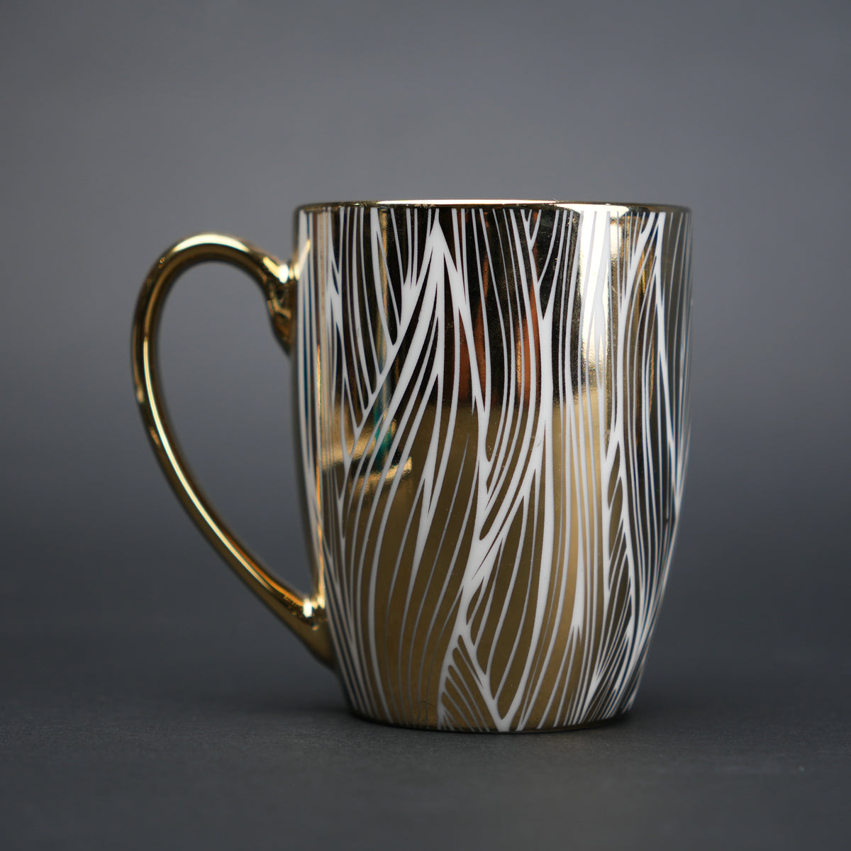 Ceramic mug set of 6 white gold with patterned design and gold handle modern coffee mugs set