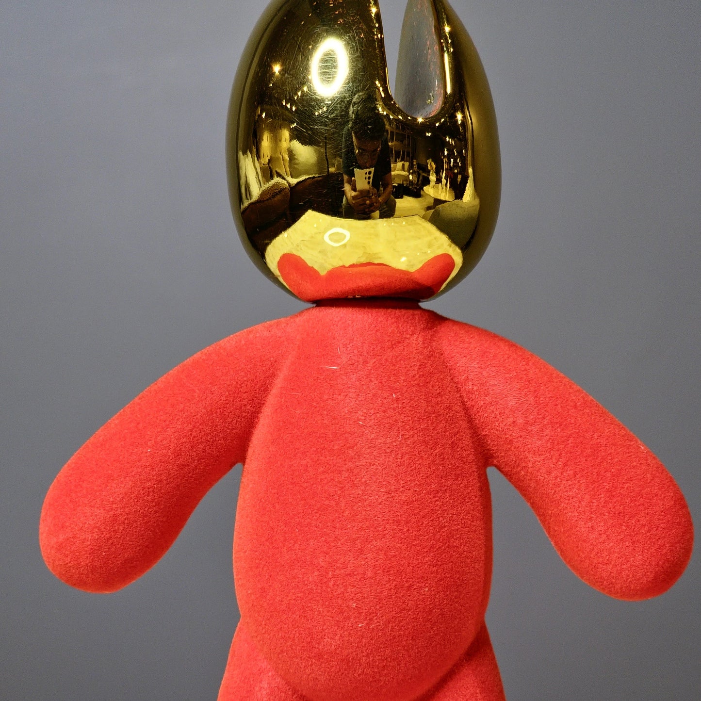 Red Velvet Gold Figurine