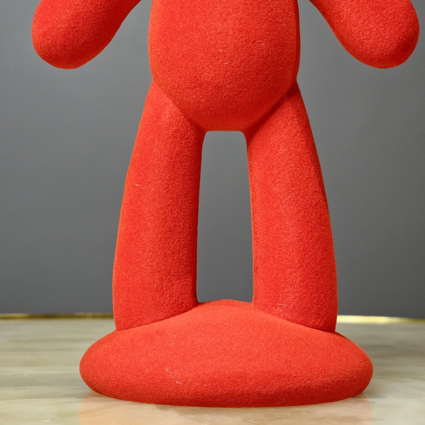 Red Velvet Gold Figurine