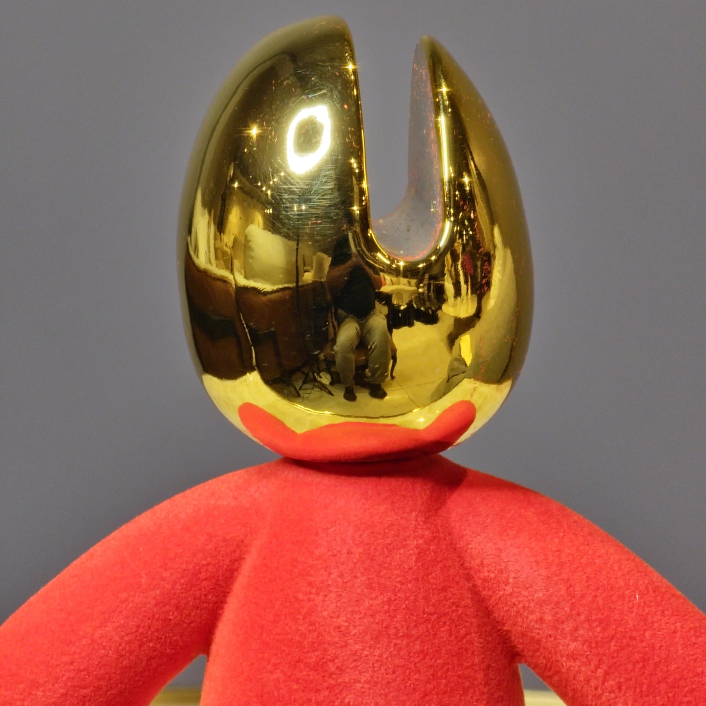 Red Velvet Gold Figurine