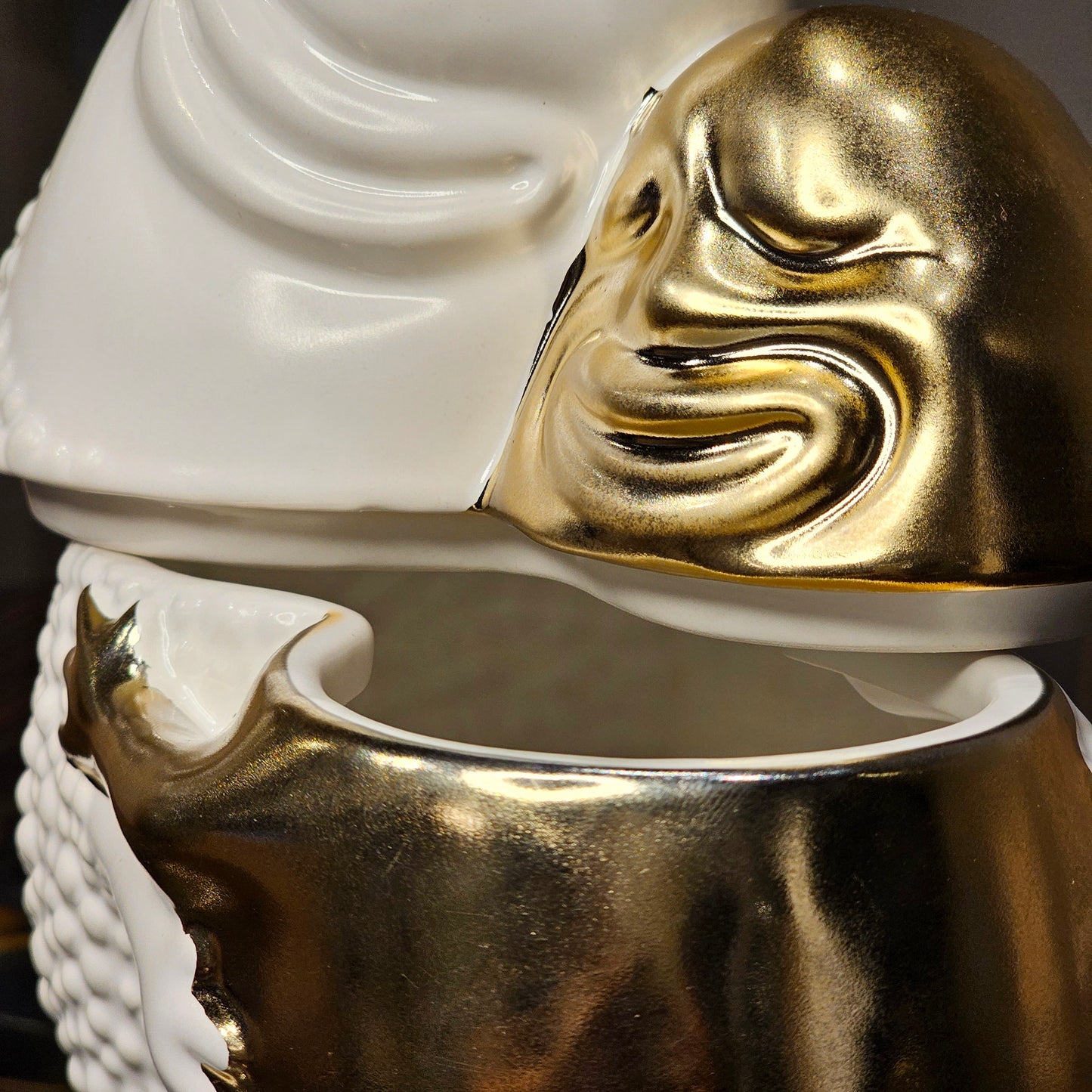 Embrace Duo Figurine - White & Gold Symbol of Unity and Elegance