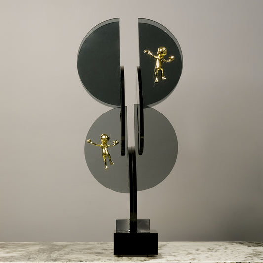 Climbers in Motion – Sculptural Tinted Glass Centerpiece