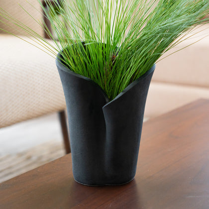 Flow Edge Vase