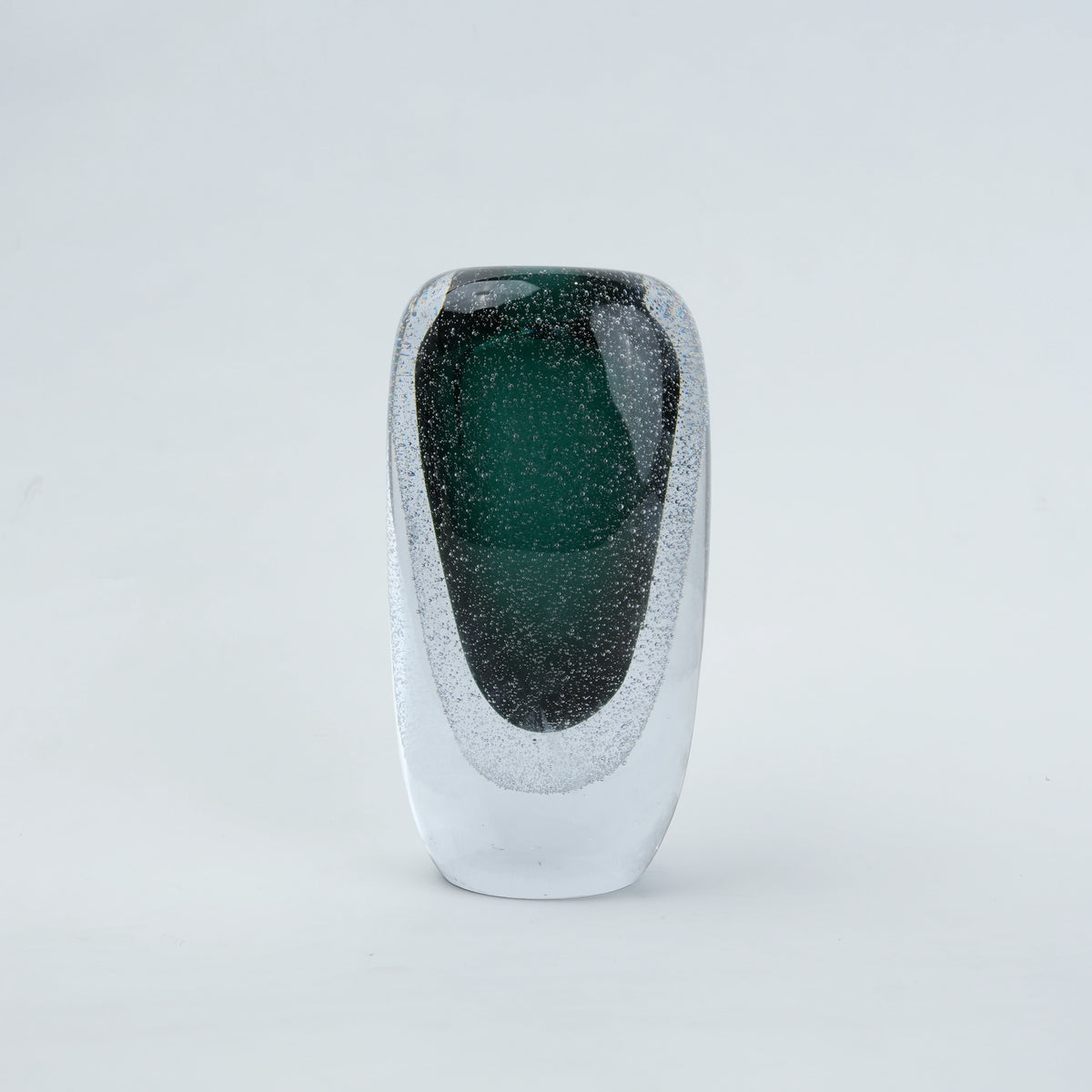 Green vase, compact emerald, centered front