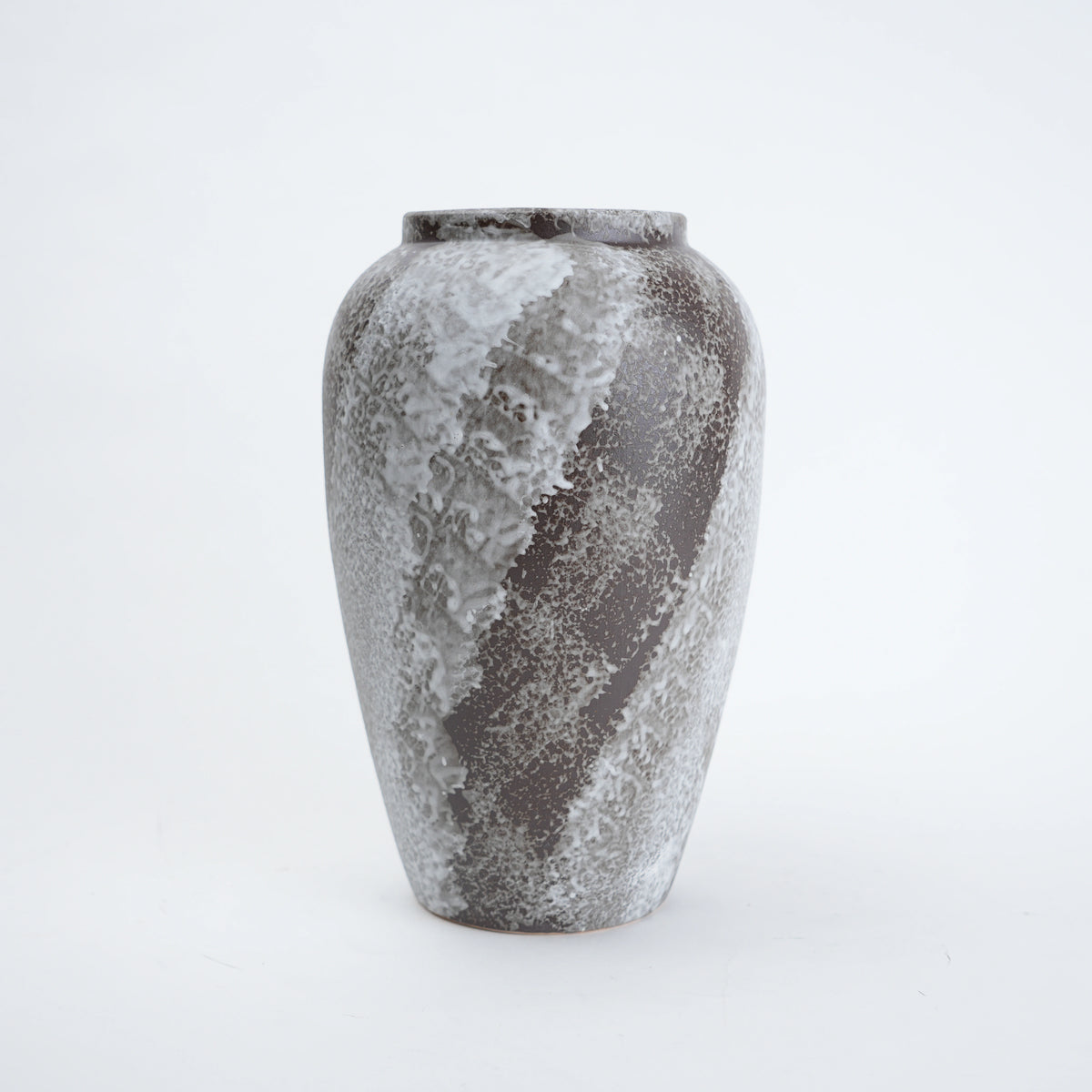 Compact mineral glaze vase, front shot