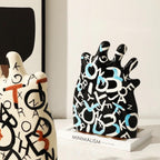 Alphabet vase black on minimalism book