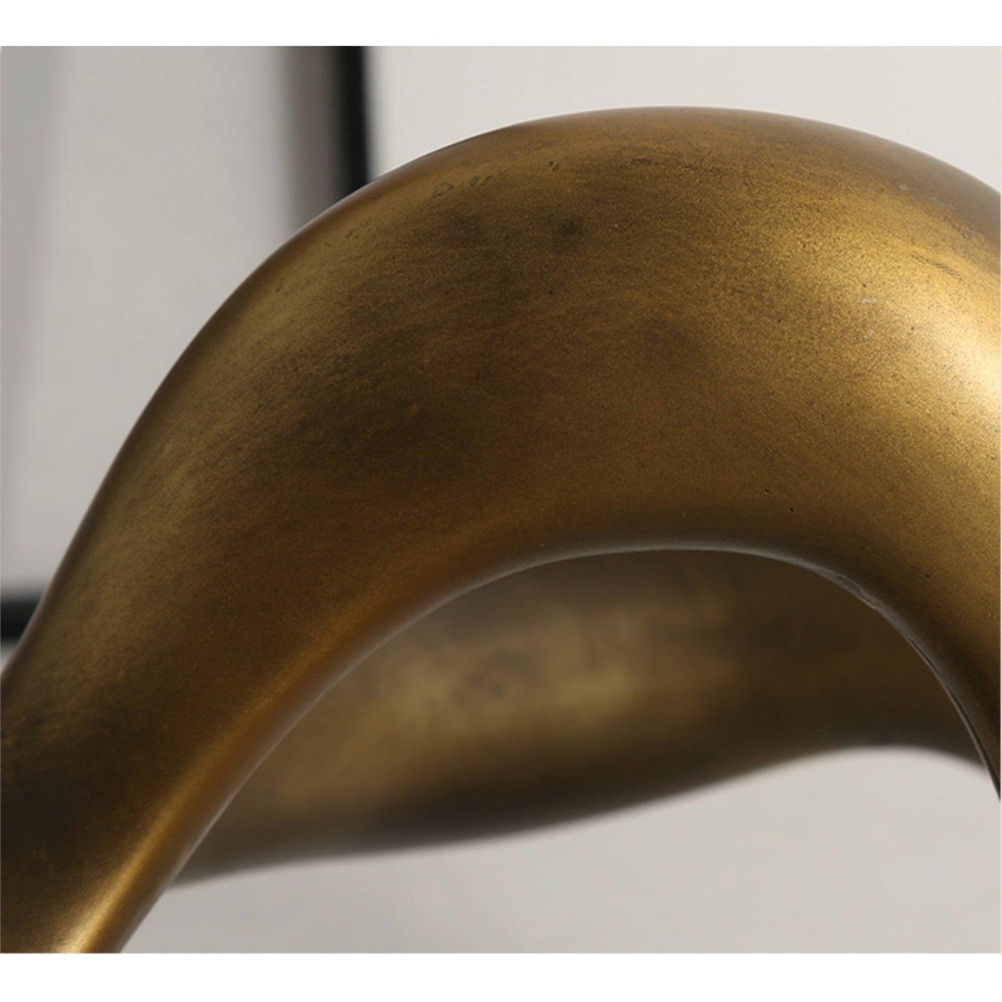 Elegant Curves: Sophisticated Bronze Sculpture