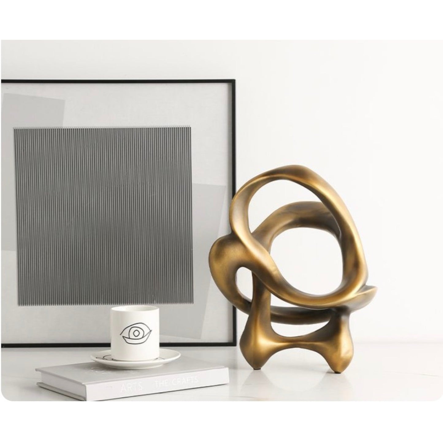 Elegant Curves: Sophisticated Bronze Sculpture