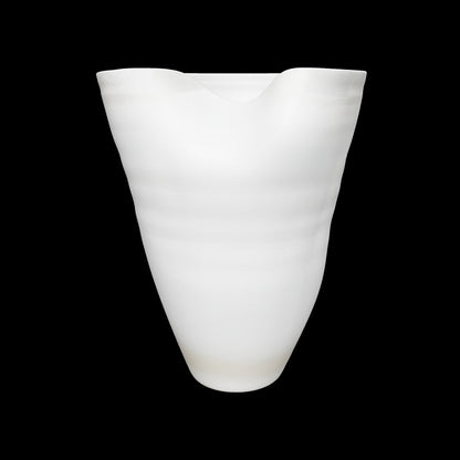 Luxury white resin flower vase featuring a minimalist sculptural silhouette with a soft organic wave rim and matte textured finish, ideal for fresh flowers, dried botanicals and modern designer interiors.
